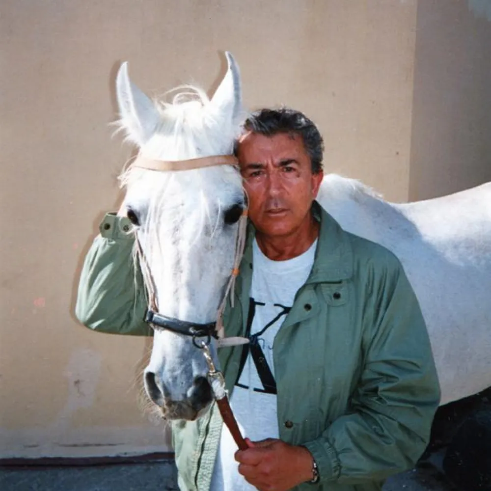 Con un caballo en un picadero de sus amigos de Chinchón