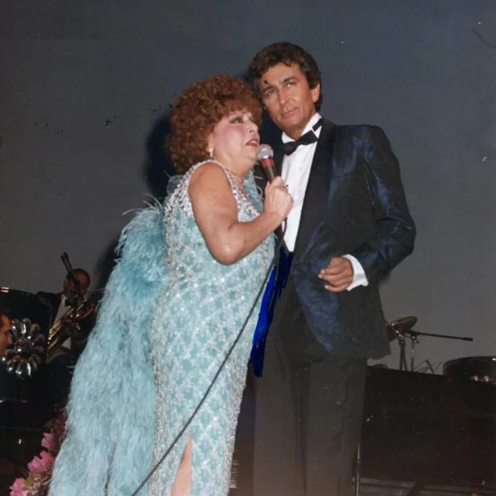 Homenaje a Celia Gámez en el Teatro de La Latina- Paco Valladares canta junto a Celia Gámez