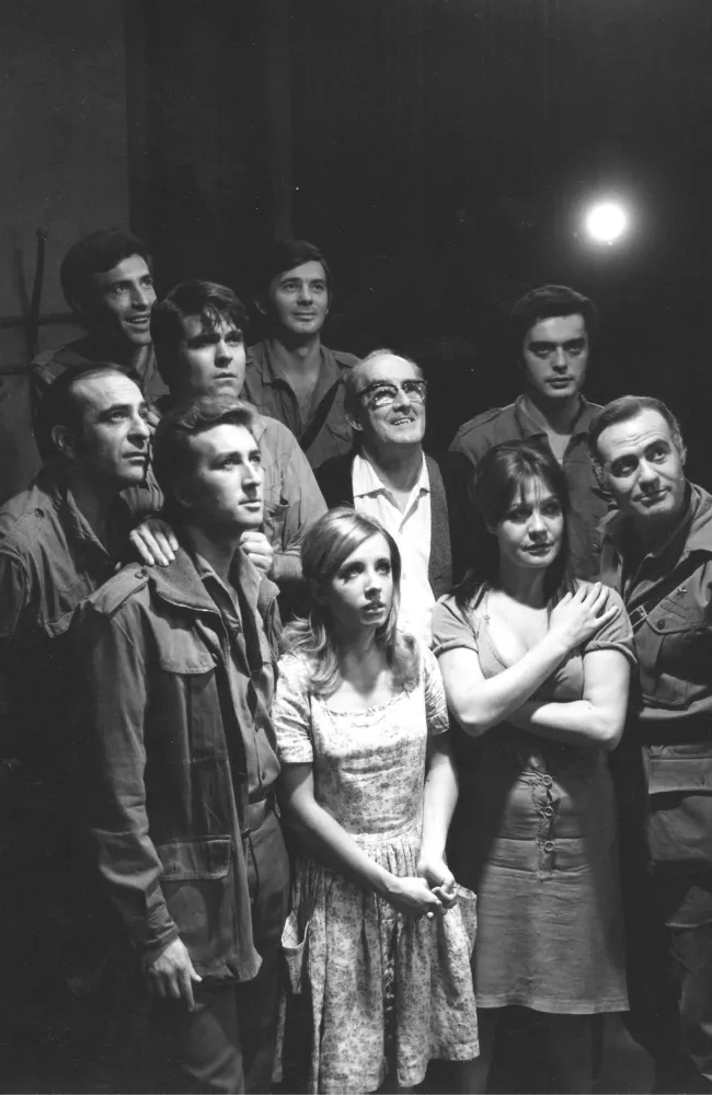 Foto conmemorativa de las 500 representaciones. Con Lorenzo Ramírez, Enrique Navarro, Mauricio Lapeña, Erasmo Pascual, Teresa Hurtado, Lina Canalejas y Manuel Torremocha