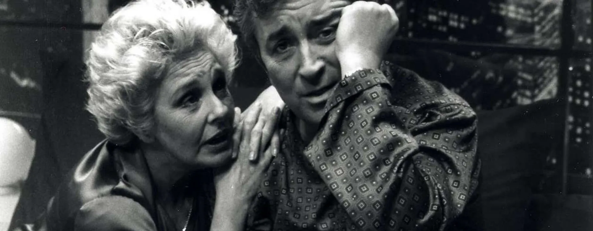 Lola Herrera y Francisco Valladares en una escena de la obra