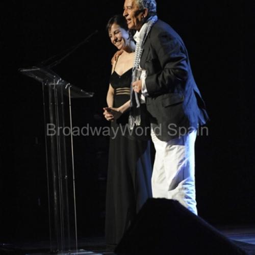 2011 - Premios Teatro Musical. Con Noemi Mazoy que le hizo entrega del premio