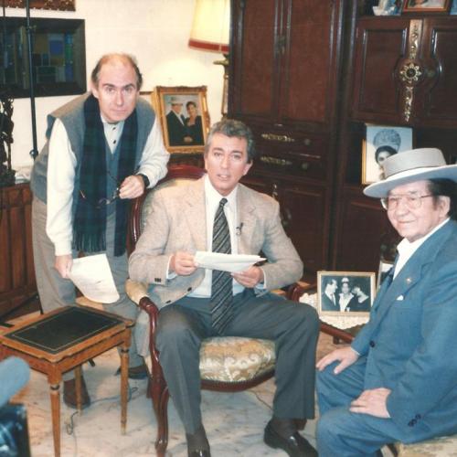 Suena la Copla, programa que presentó en TVE. Entrevista a Juanito Valderrama. 1996